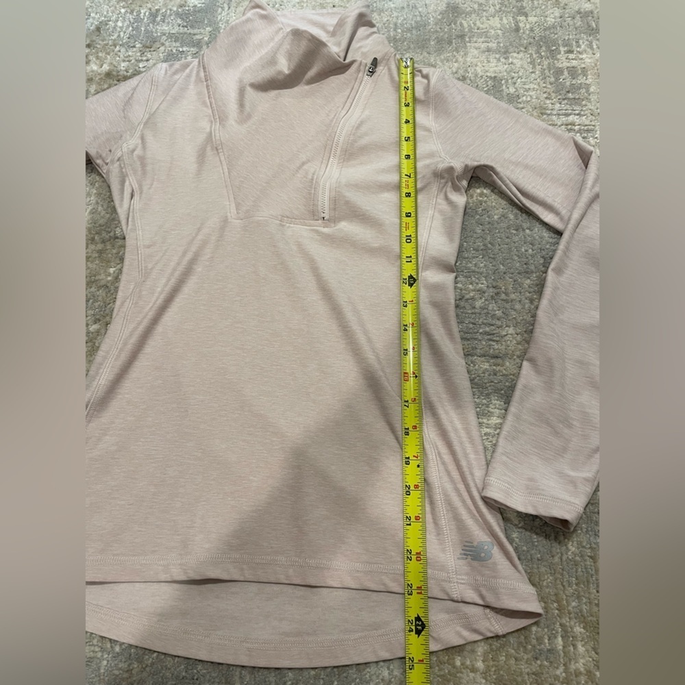 New Balance long Sleeve Athletic Performance Athleisure Top Soft Pink Size Small - Picture 9 of 10